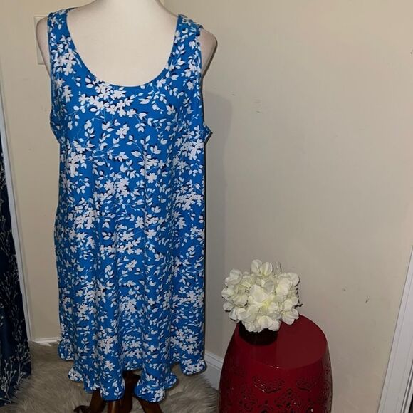 Draper James Blue White Floral Sleeveless Gown Ruffle Trim Sz L/XL Sleepwear - Picture 1 of 7